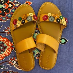 Old Navy floral sandals